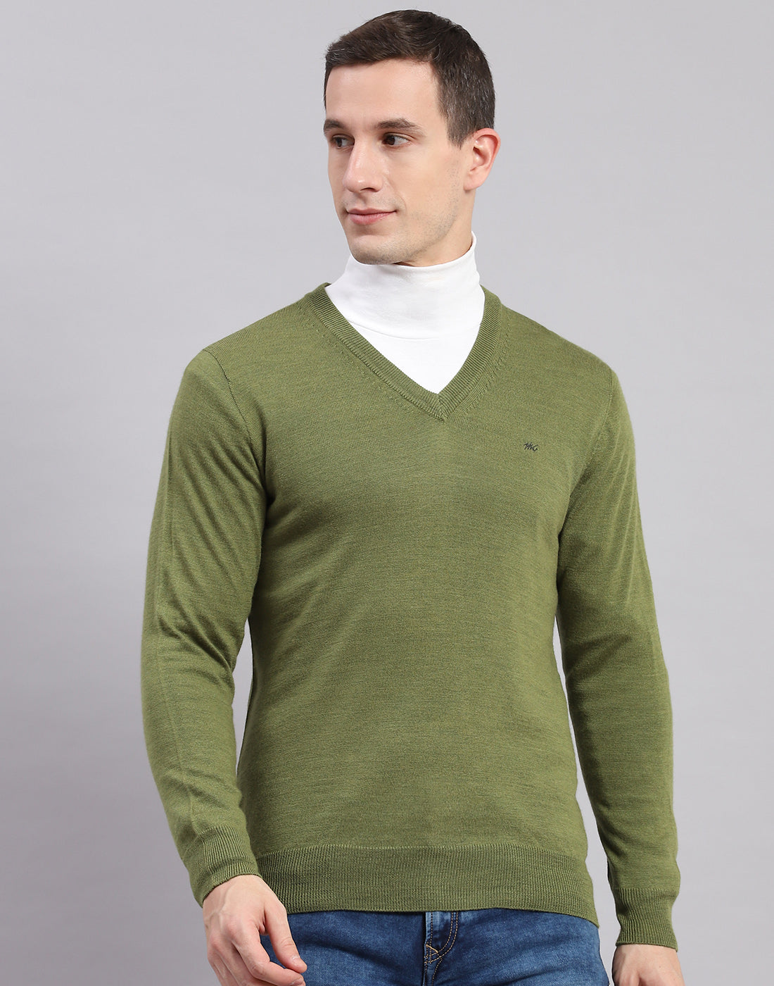 Men Green Solid V Neck Full Sleeve Sweaters/Pullovers
