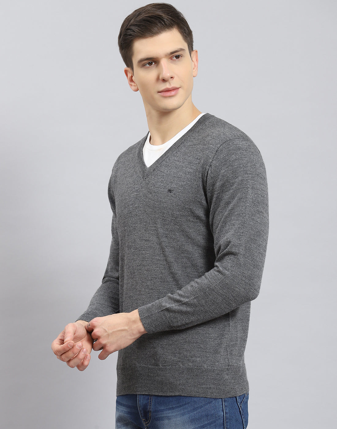 Men Grey Solid V Neck Full Sleeve Sweater