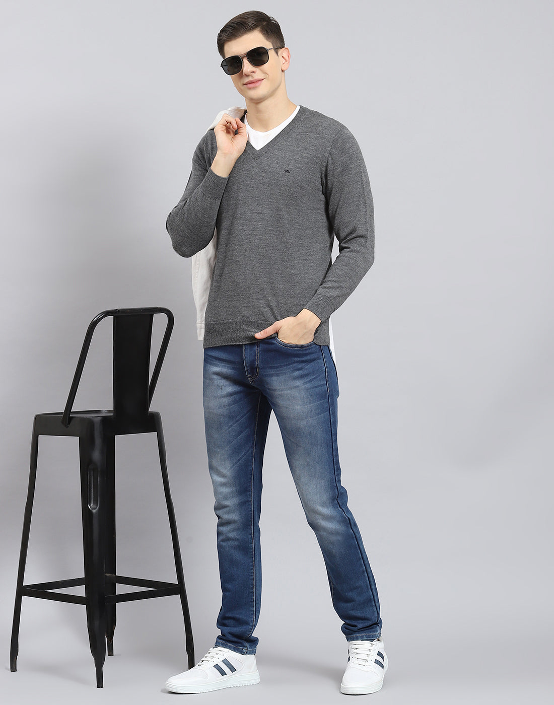 Men Grey Solid V Neck Full Sleeve Sweater - Main Image