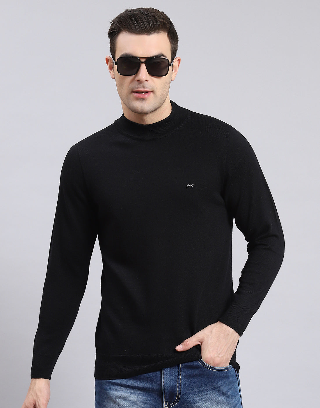 Men Black Solid T Neck Full Sleeve Sweater1