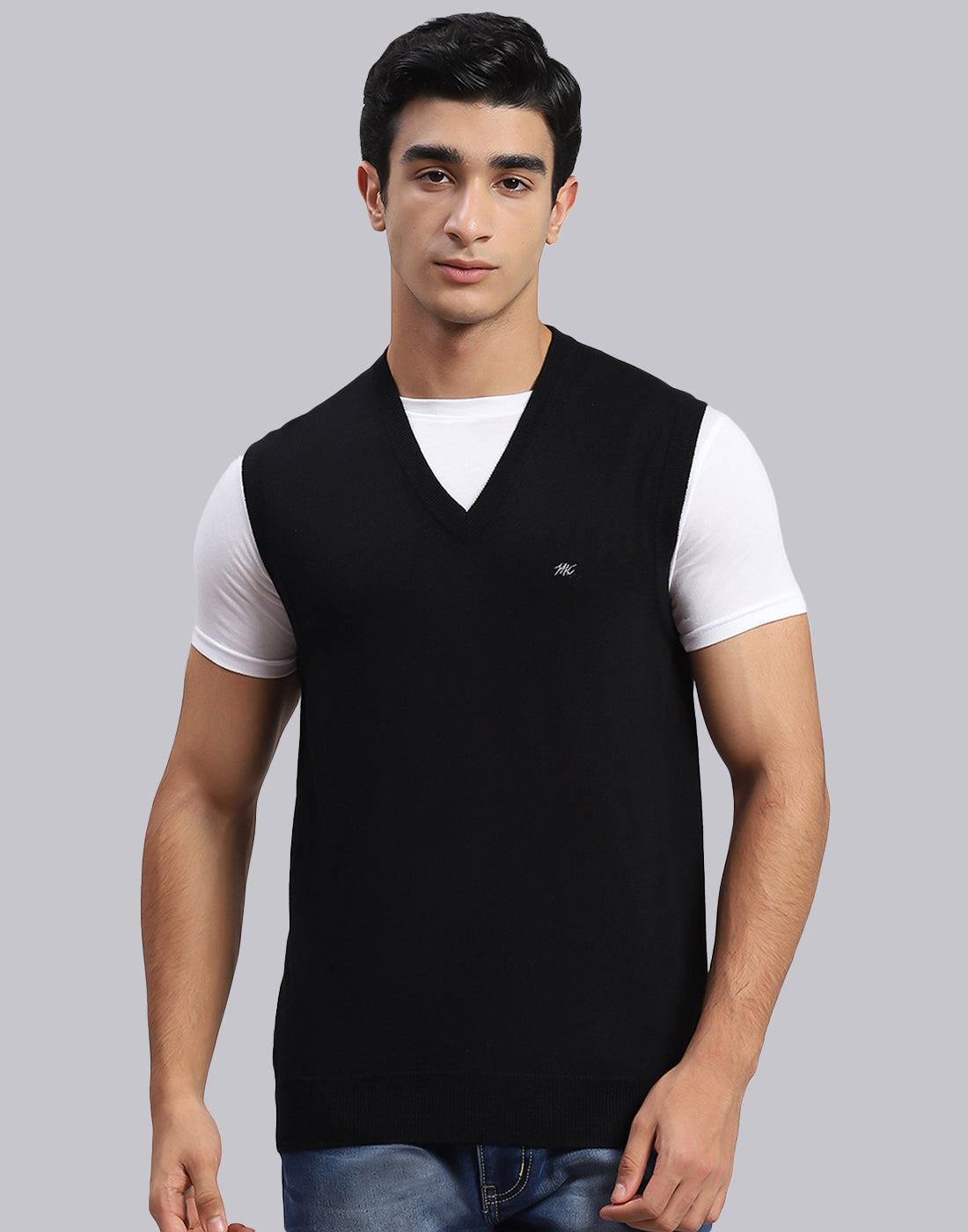 Men Black Solid V Neck Sleeveless Sweaters/Pullovers