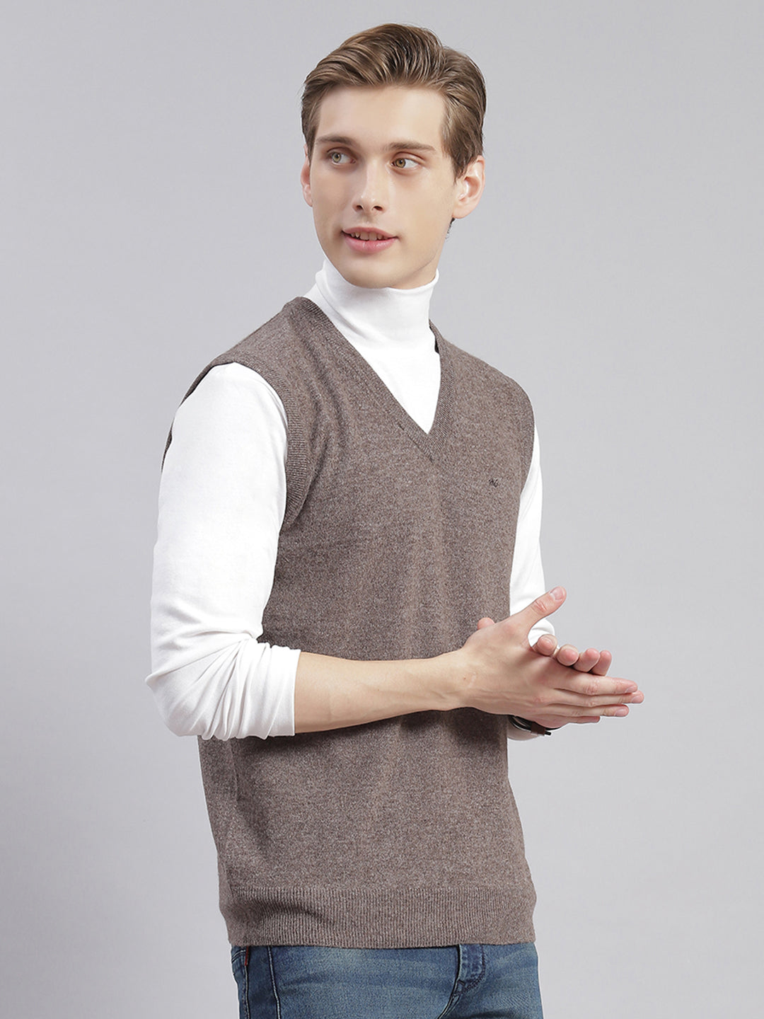 Men Brown Solid V Neck Sleeveless Sweaters/Pullovers