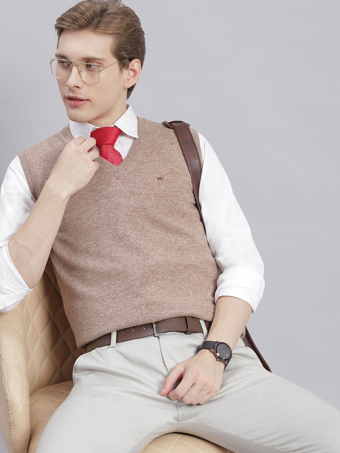 Men Brown Solid V Neck Sleeveless Sweaters/Pullovers