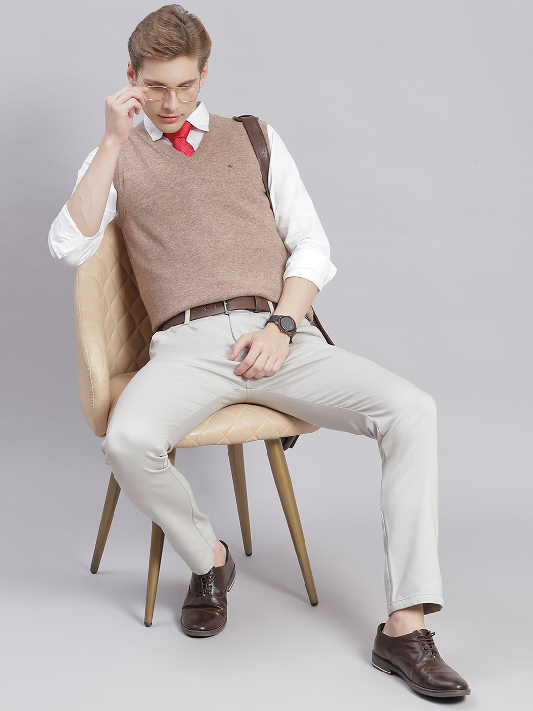 Men Brown Solid V Neck Sleeveless Sweaters/Pullovers