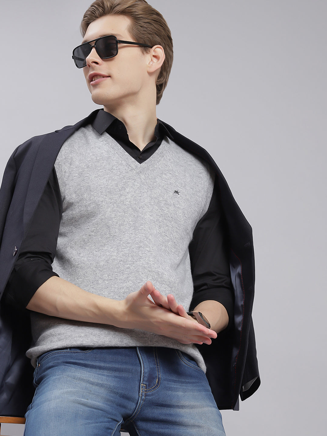 Men Grey Solid V Neck Sleeveless Sweaters/Pullovers