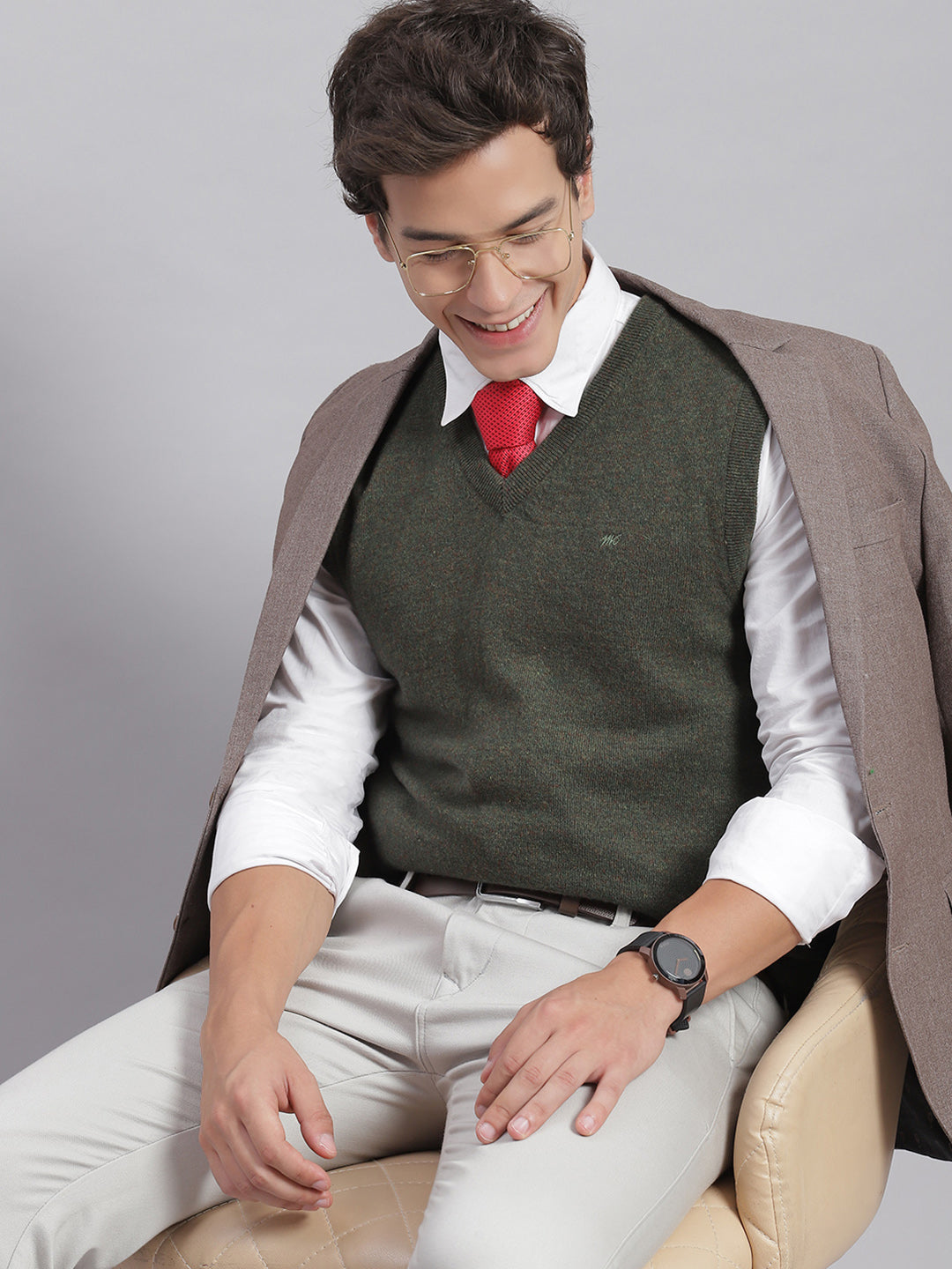 Men Green Solid V Neck Sleeveless Sweaters/Pullovers