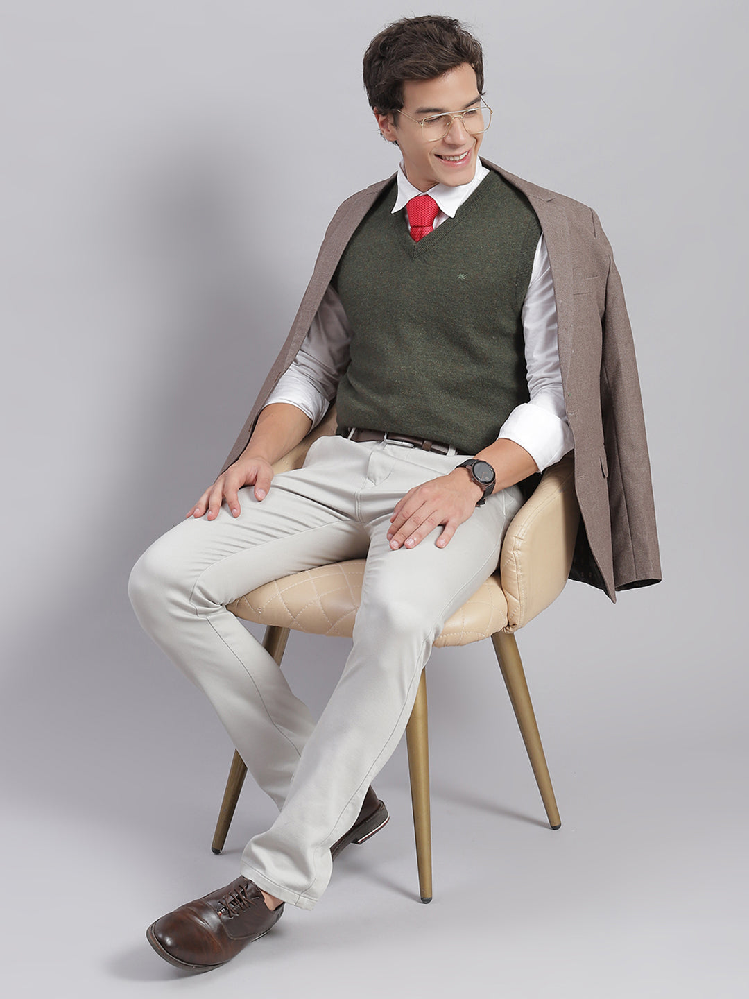 Men Green Solid V Neck Sleeveless Sweaters/Pullovers