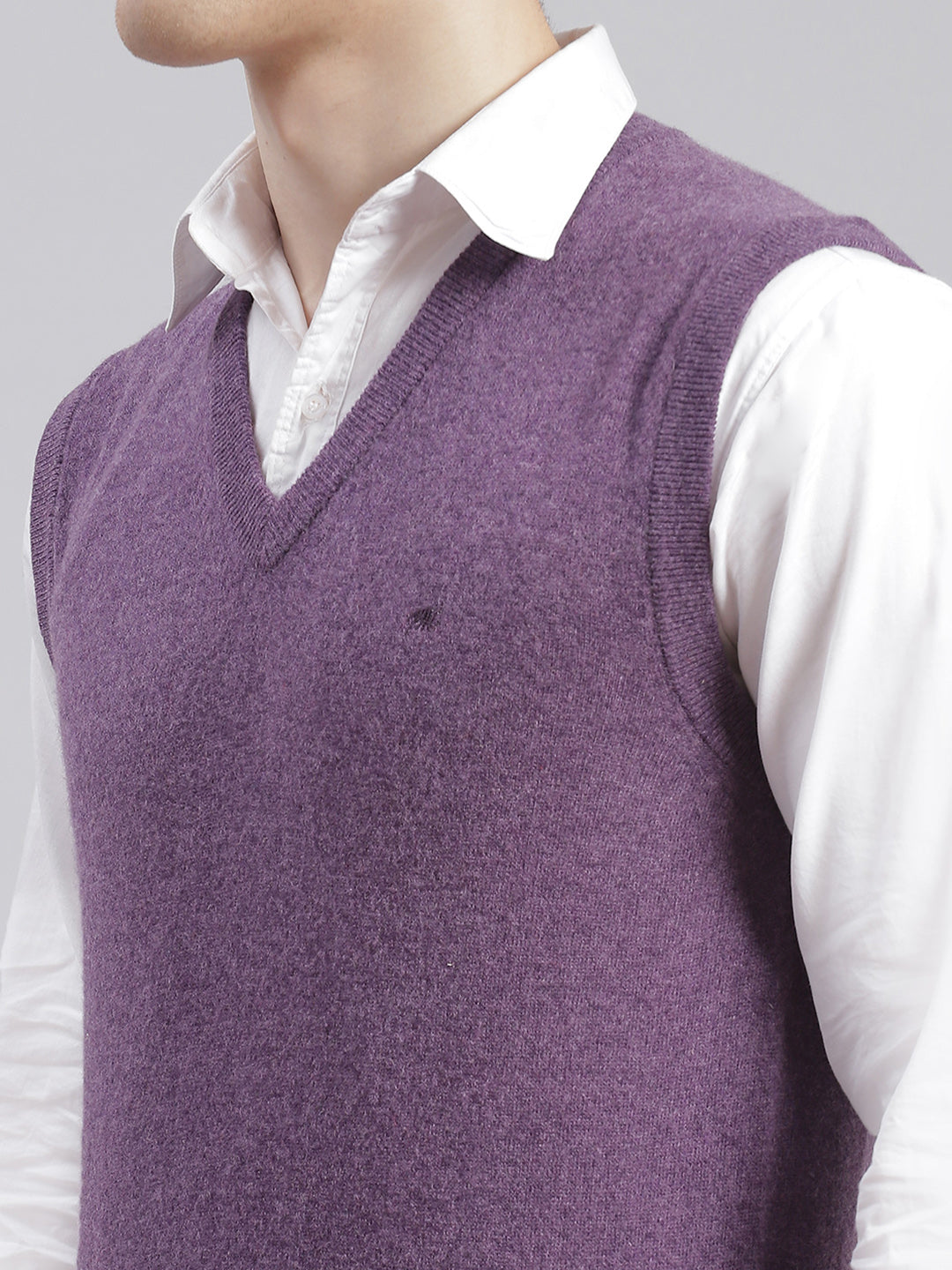 Men Purple Solid V Neck Sleeveless Sweaters/Pullovers