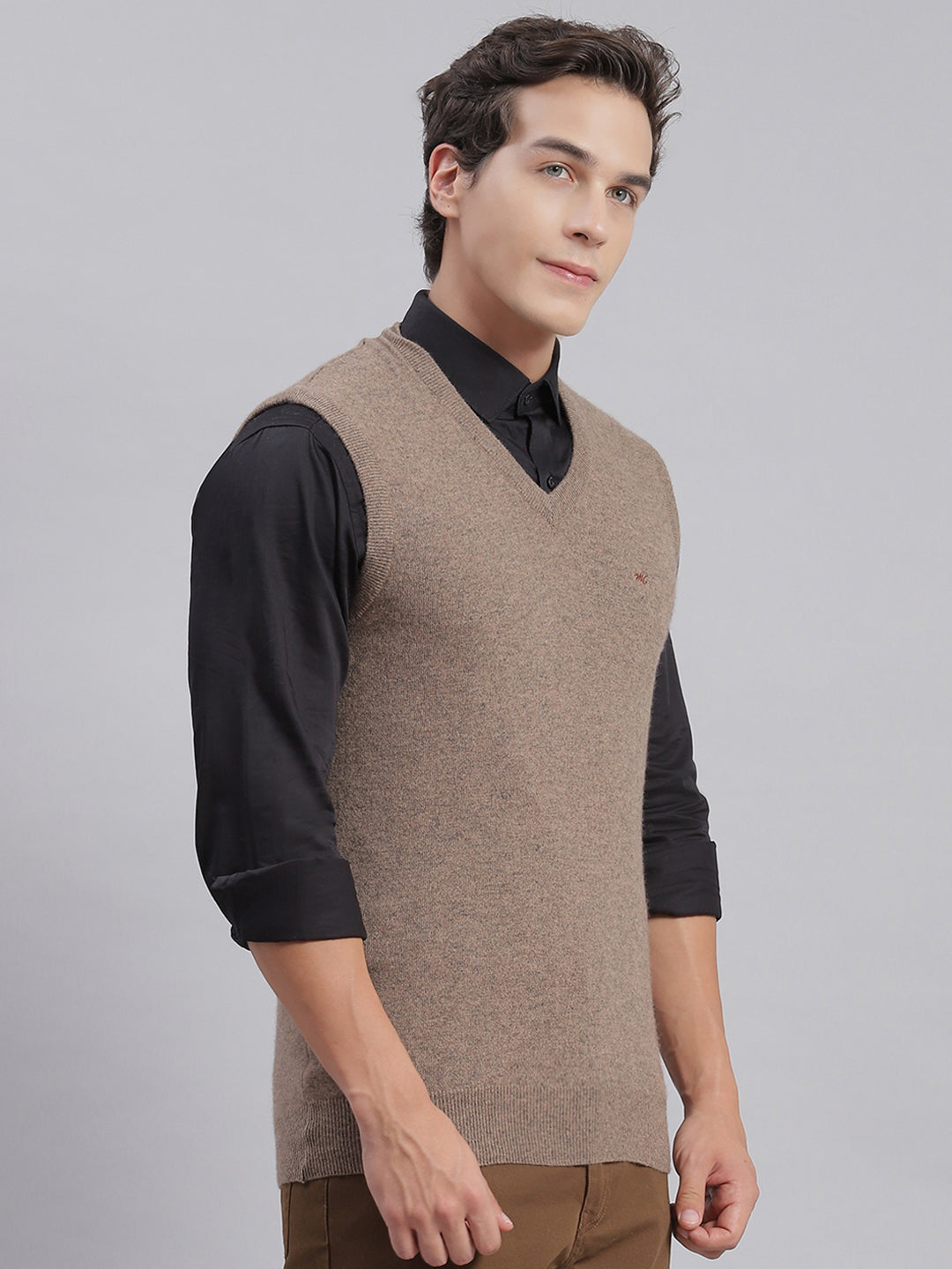 Men Brown Solid V Neck Sleeveless Sweaters/Pullovers
