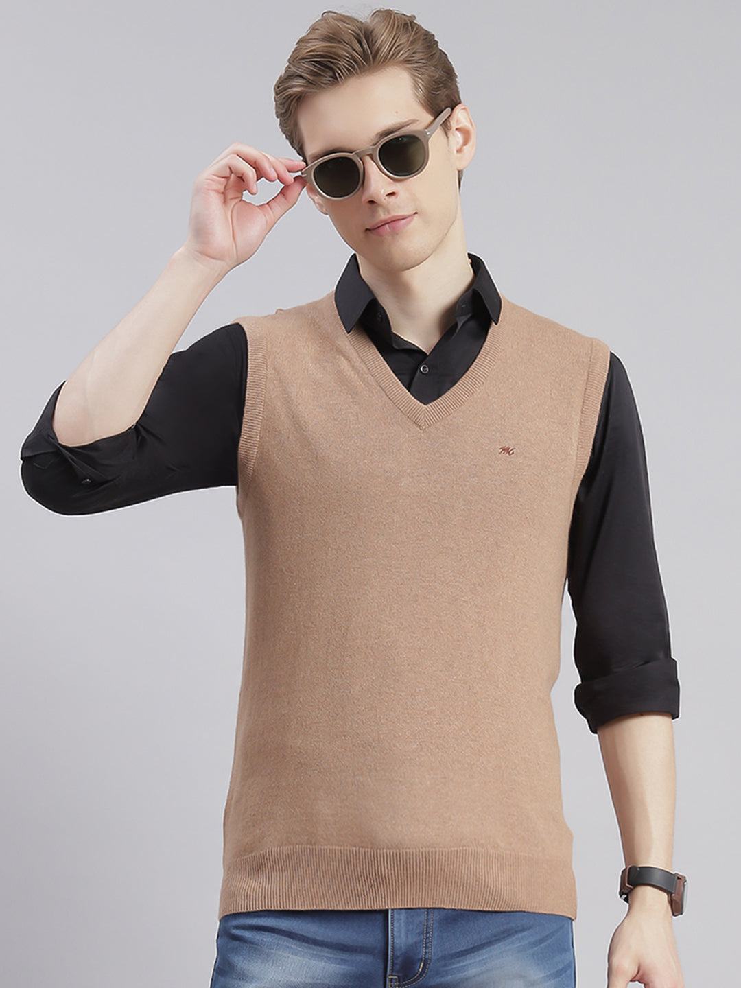 Men Brown Solid V Neck Sleeveless Sweaters/Pullovers
