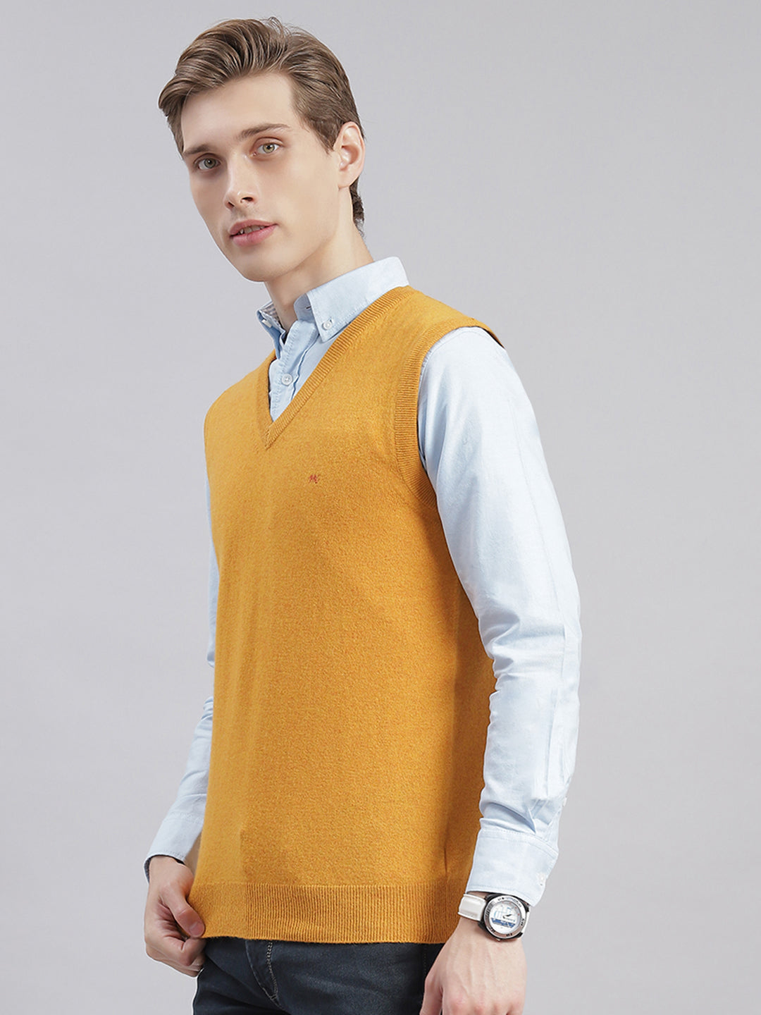 Men Mustard Solid V Neck Sleeveless Sweaters/Pullovers