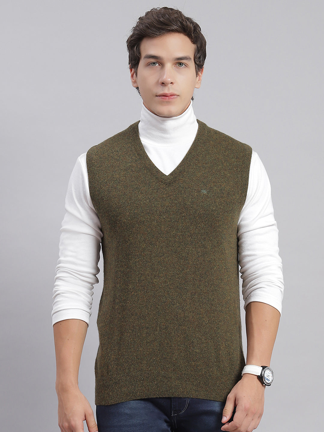 Men Olive Solid V Neck Sleeveless Sweaters/Pullovers