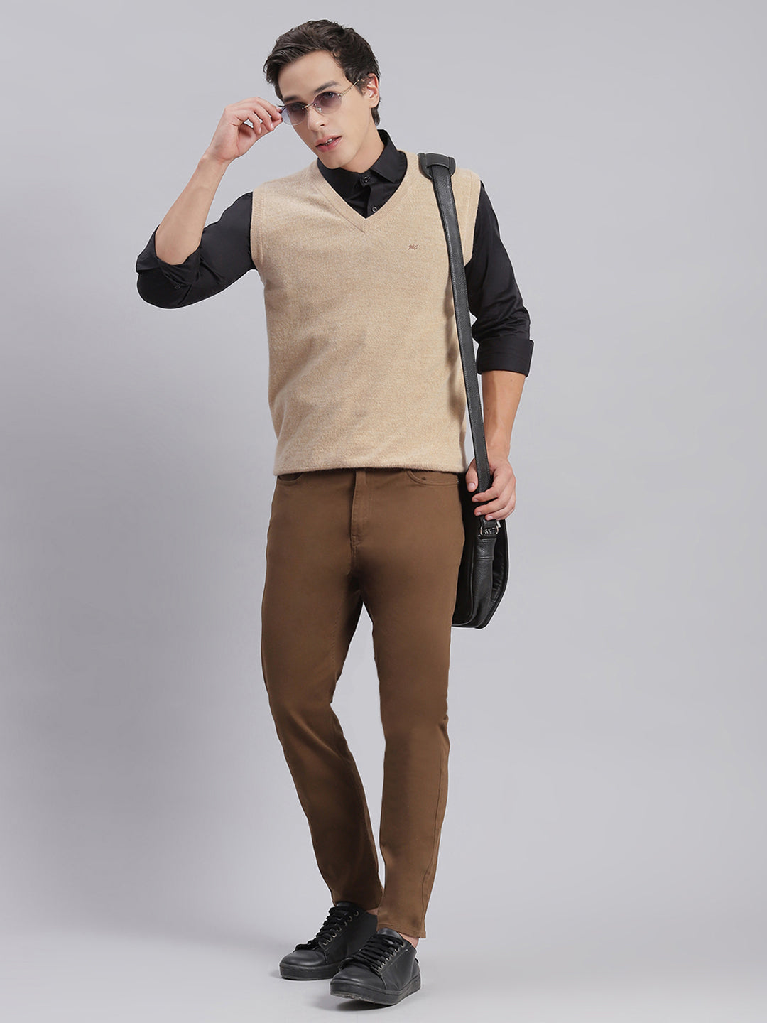 Men Camel Brown Solid V Neck Sleeveless Sweaters/Pullovers