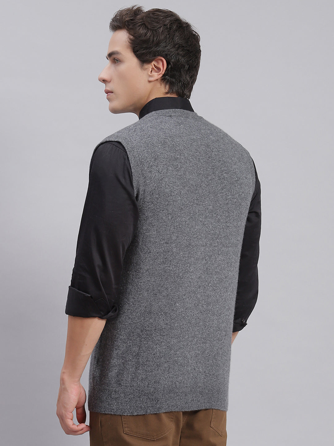 Men Grey Solid V Neck Sleeveless Sweaters/Pullovers