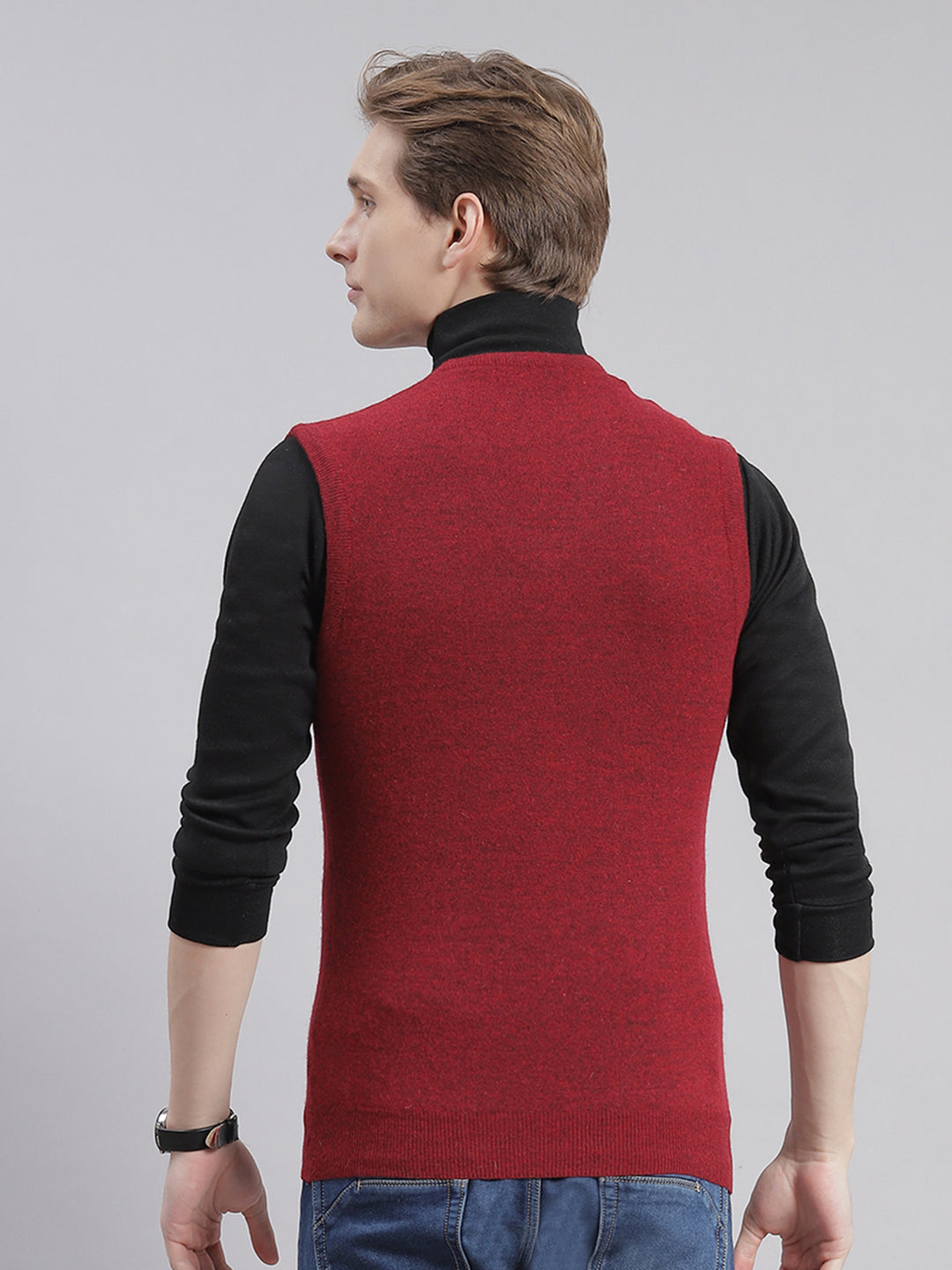 Men Maroon Solid V Neck Sleeveless Sweaters/Pullovers