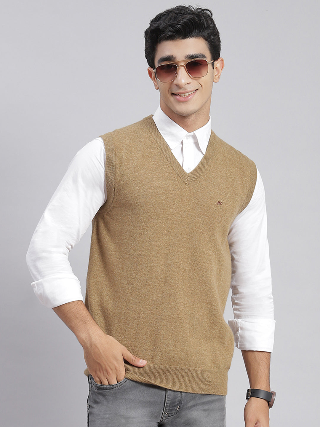 Men Brown Solid V Neck Sleeveless Sweaters/Pullovers