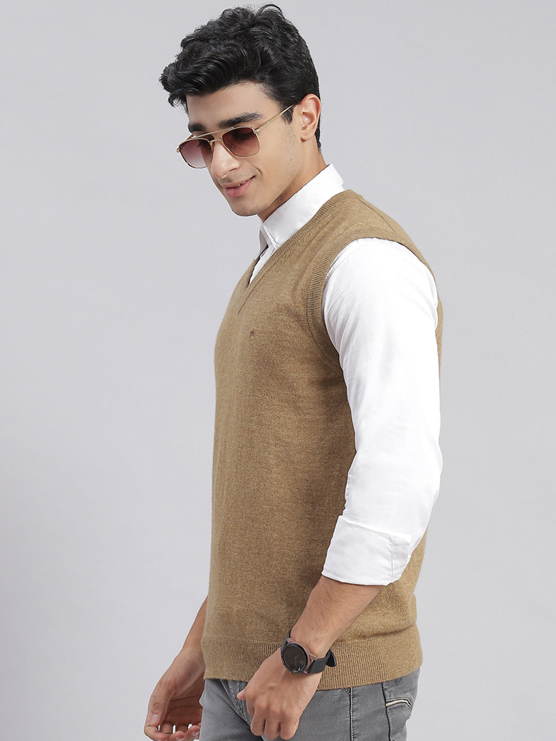 Men Brown Solid V Neck Sleeveless Sweaters/Pullovers