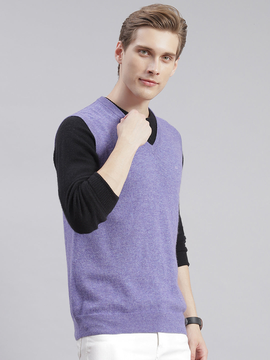 Men Purple Solid V Neck Sleeveless Sweaters/Pullovers