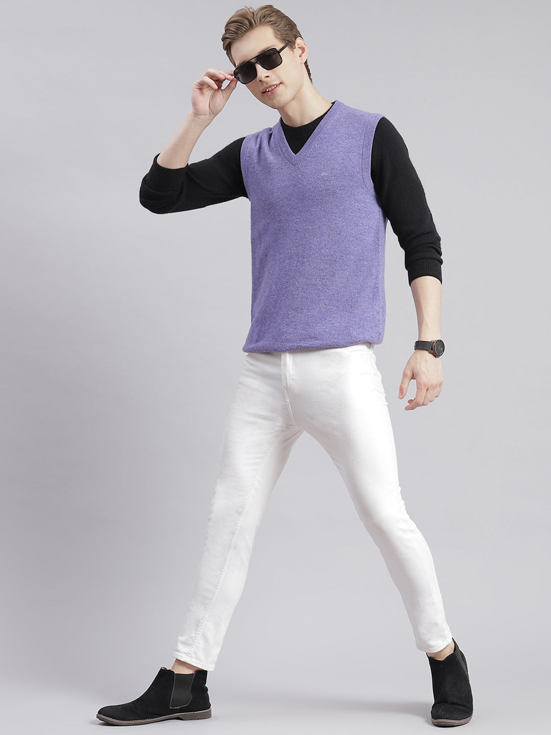 Men Purple Solid V Neck Sleeveless Sweaters/Pullovers
