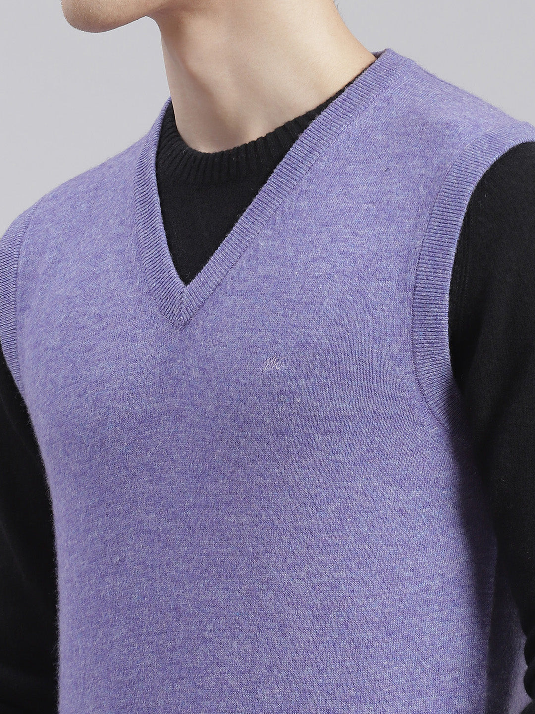Men Purple Solid V Neck Sleeveless Sweaters/Pullovers