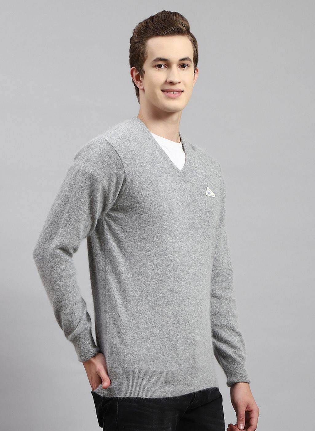 Men Grey Solid Angoora Pullover
