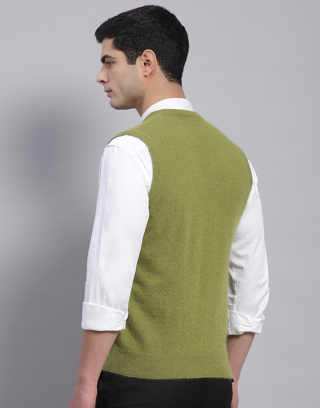 Men Green Solid V Neck Sleeveless Sweater