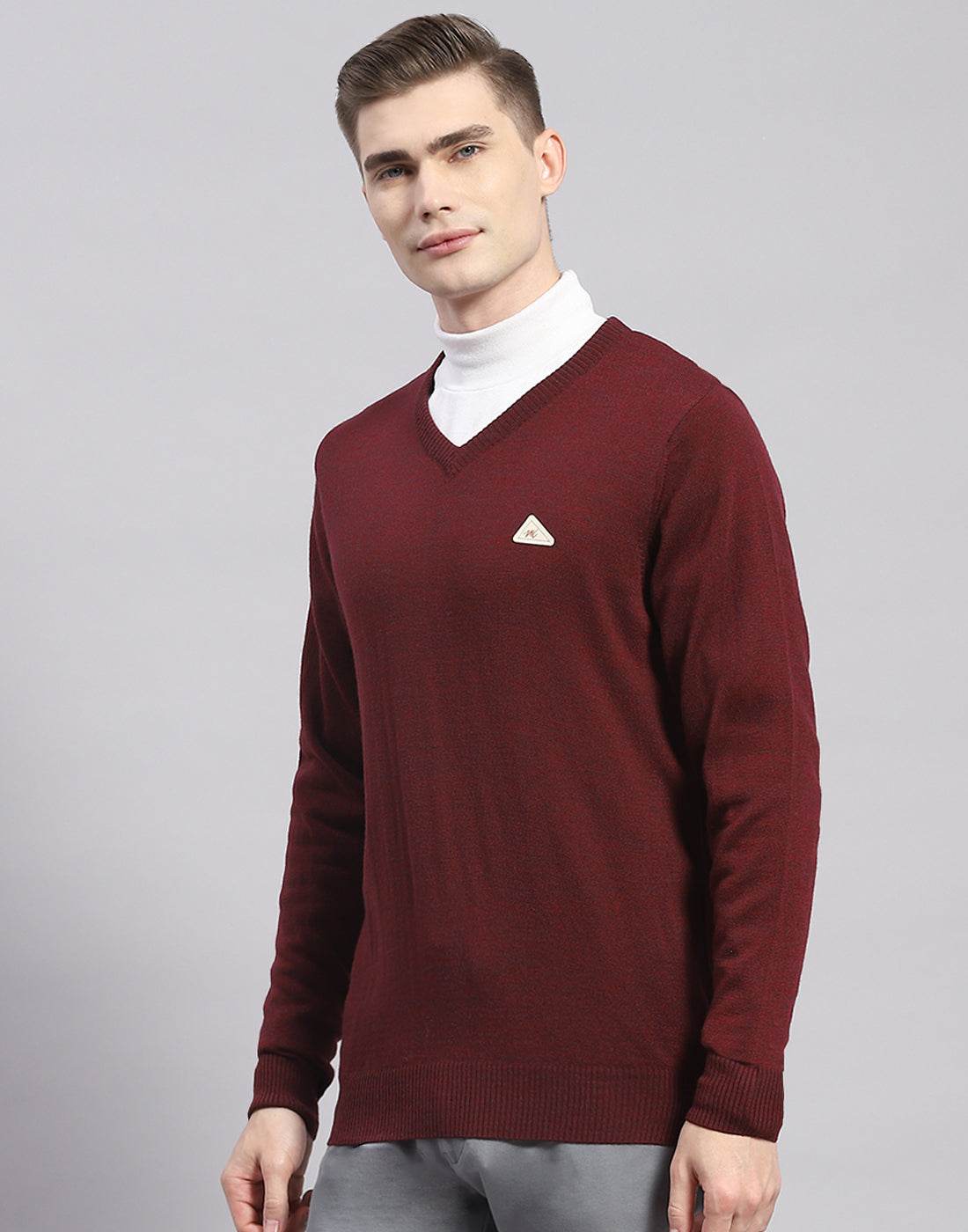 Men Maroon Solid V Neck Full Sleeve Pullover
