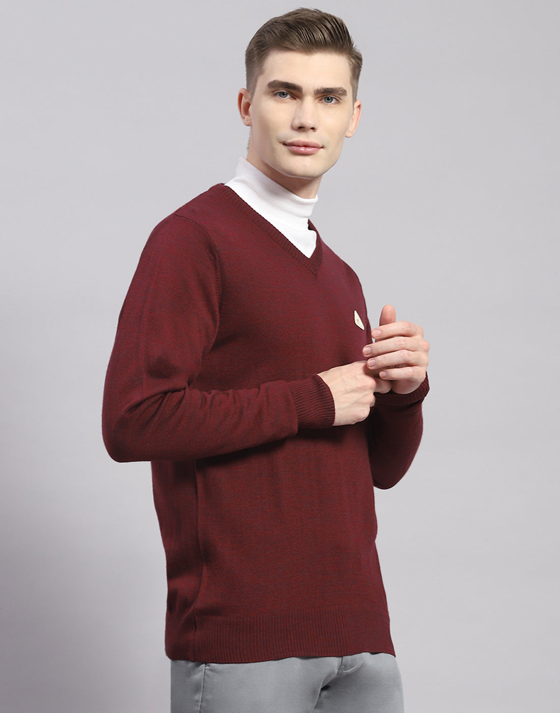 Men Maroon Solid V Neck Full Sleeve Pullover