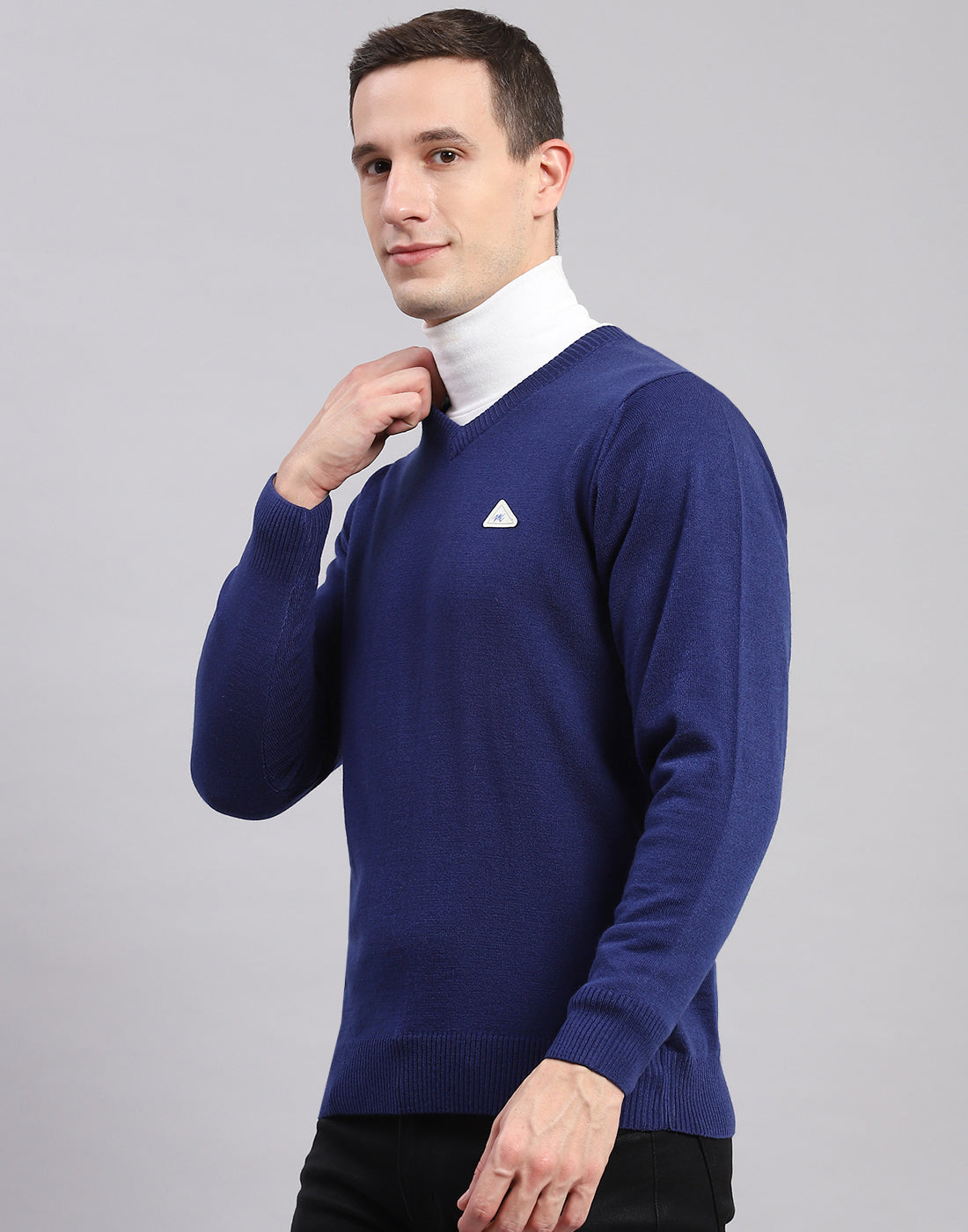 Men Blue Solid V Neck Full Sleeve Sweaters/Pullovers