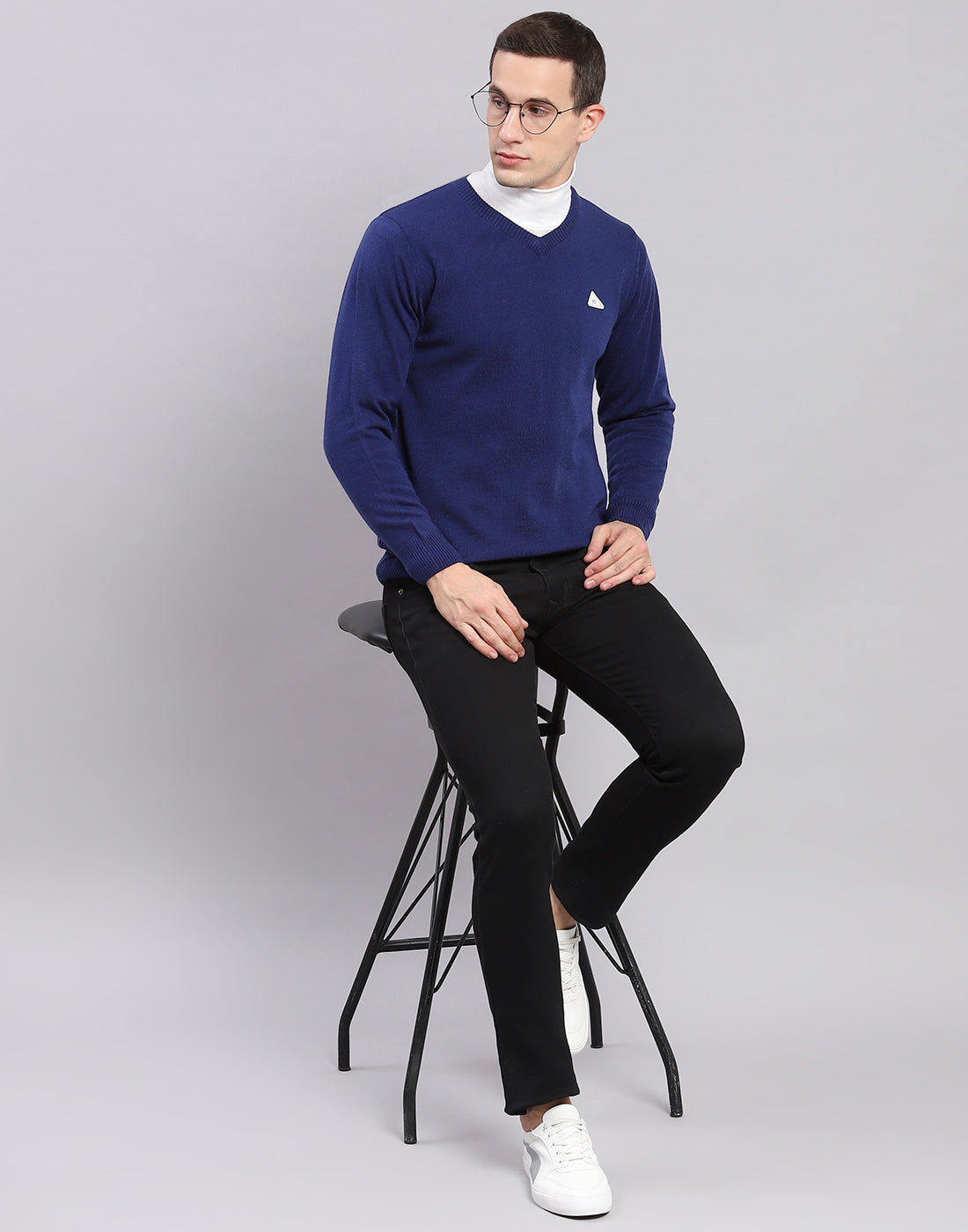 Men Blue Solid V Neck Full Sleeve Sweaters/Pullovers