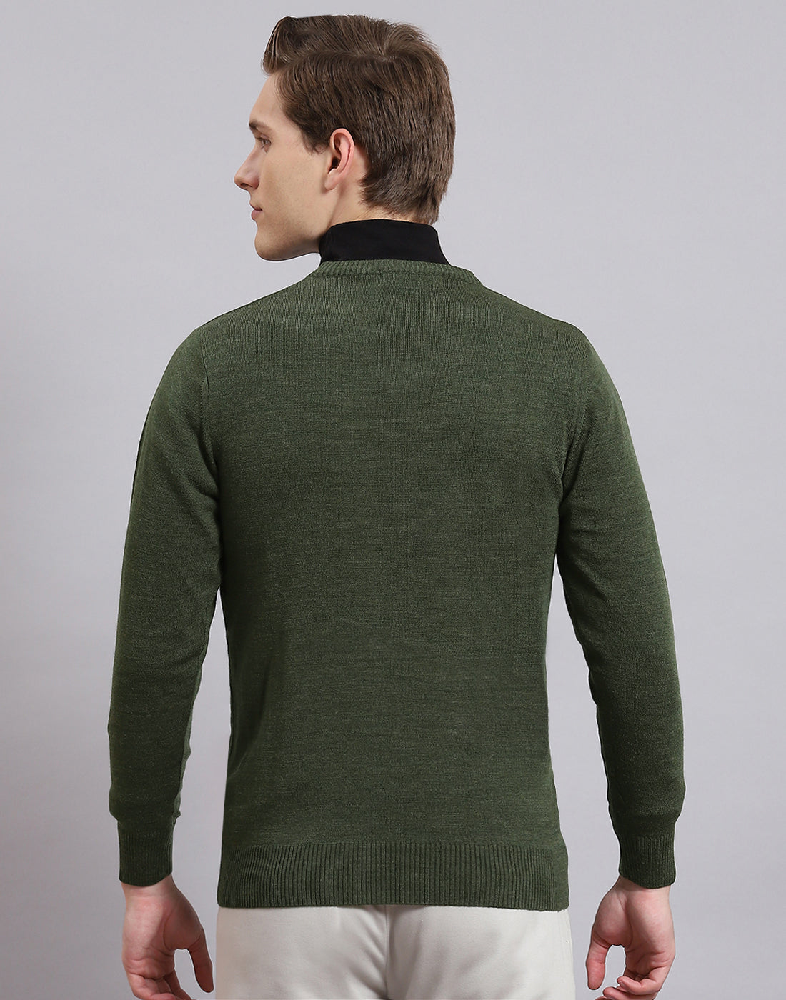 Men Green Solid V Neck Full Sleeve Sweater
