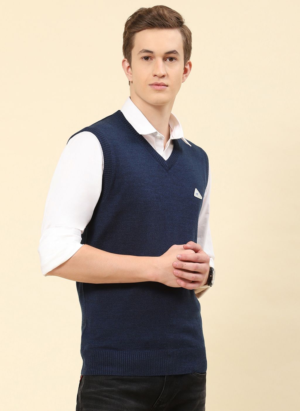 Men NAvy Blue Solid Blend wool Sweater