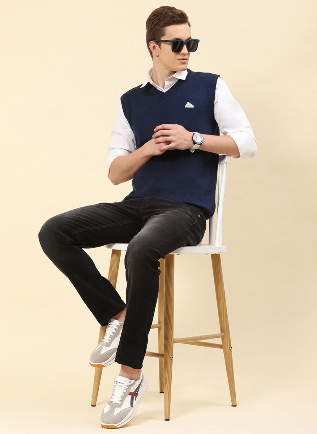 Men NAvy Blue Solid Blend wool Sweater