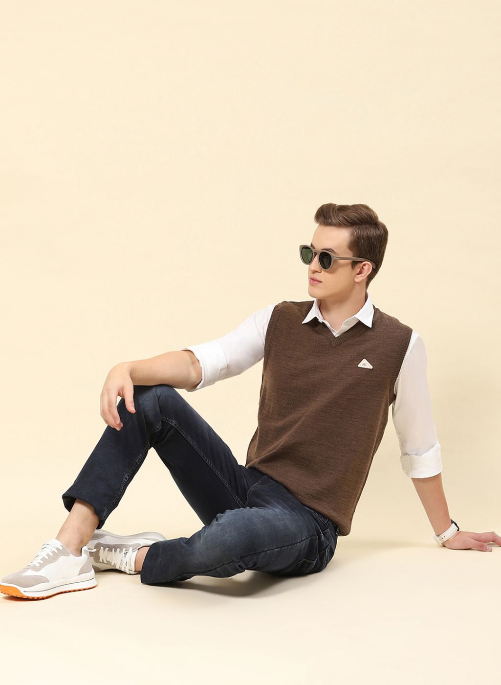 Men Brown Solid Blend wool Sweater
