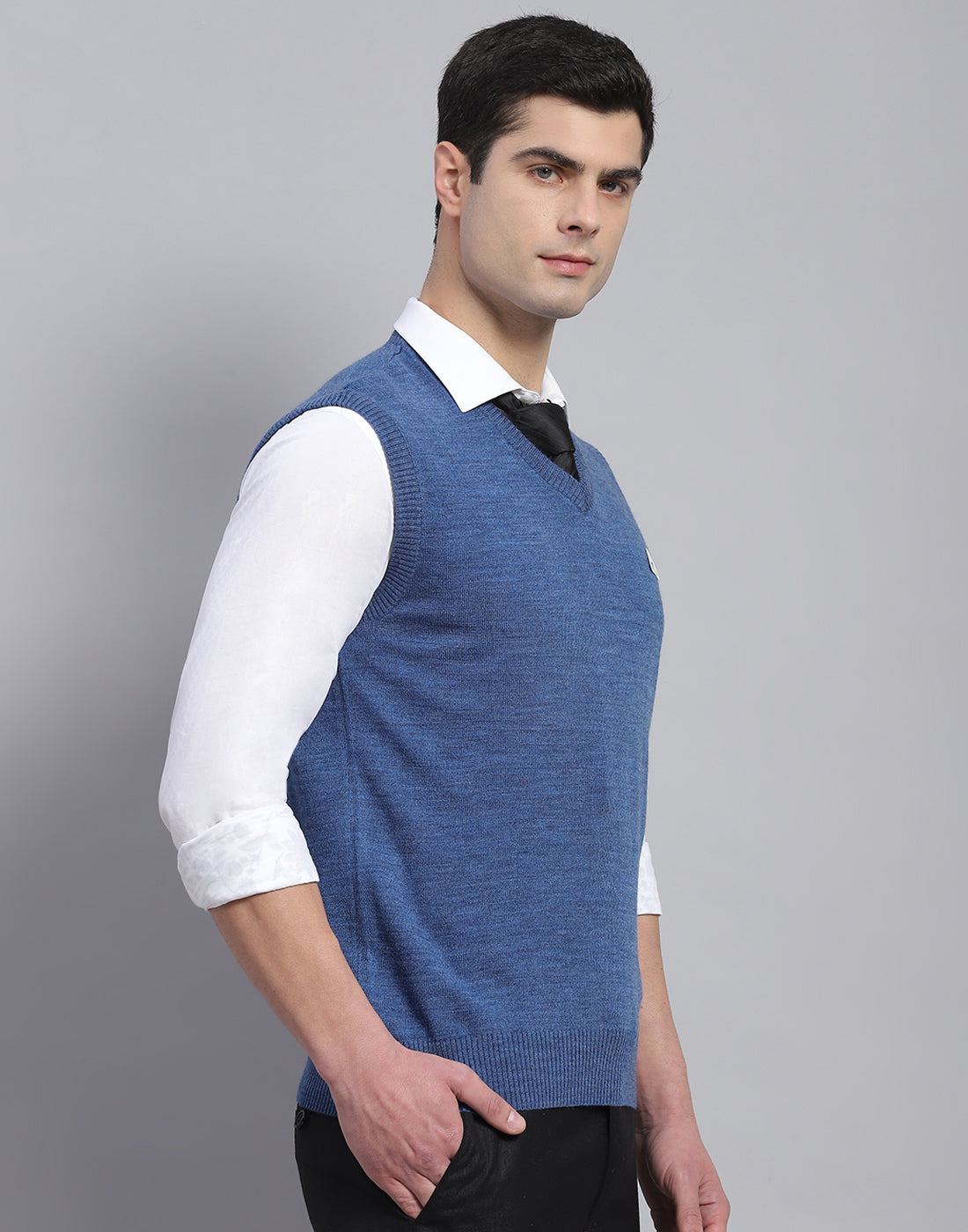 Men Blue Solid V Neck Sleeveless Sweater