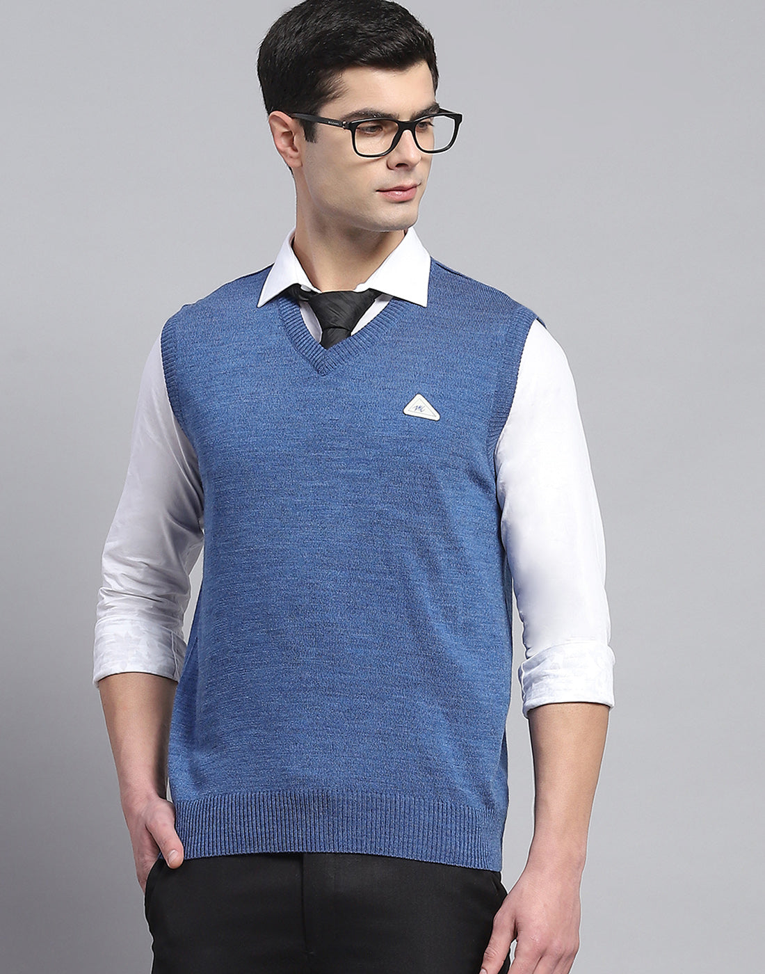 Men Blue Solid V Neck Sleeveless Sweater