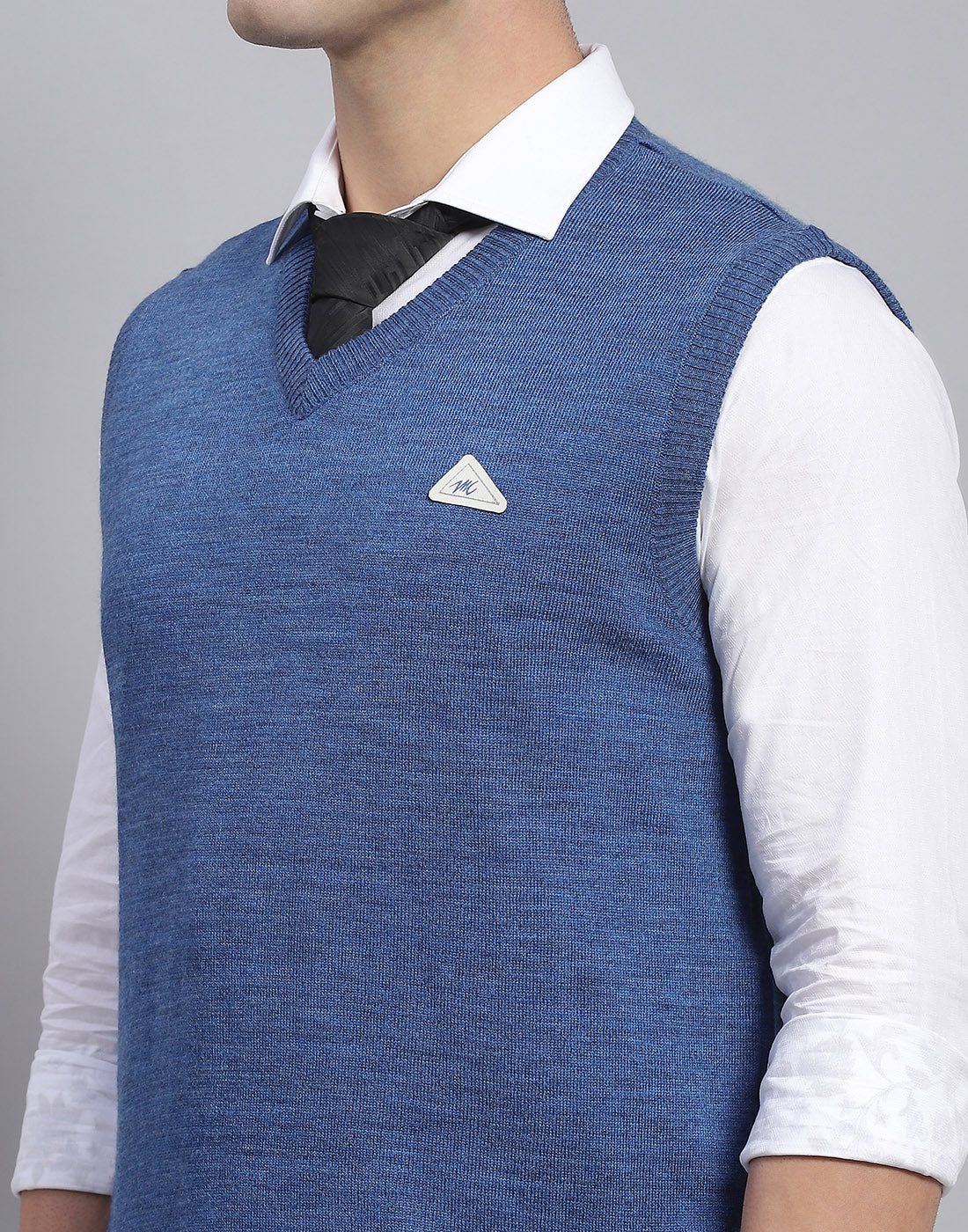 Men Blue Solid V Neck Sleeveless Sweater