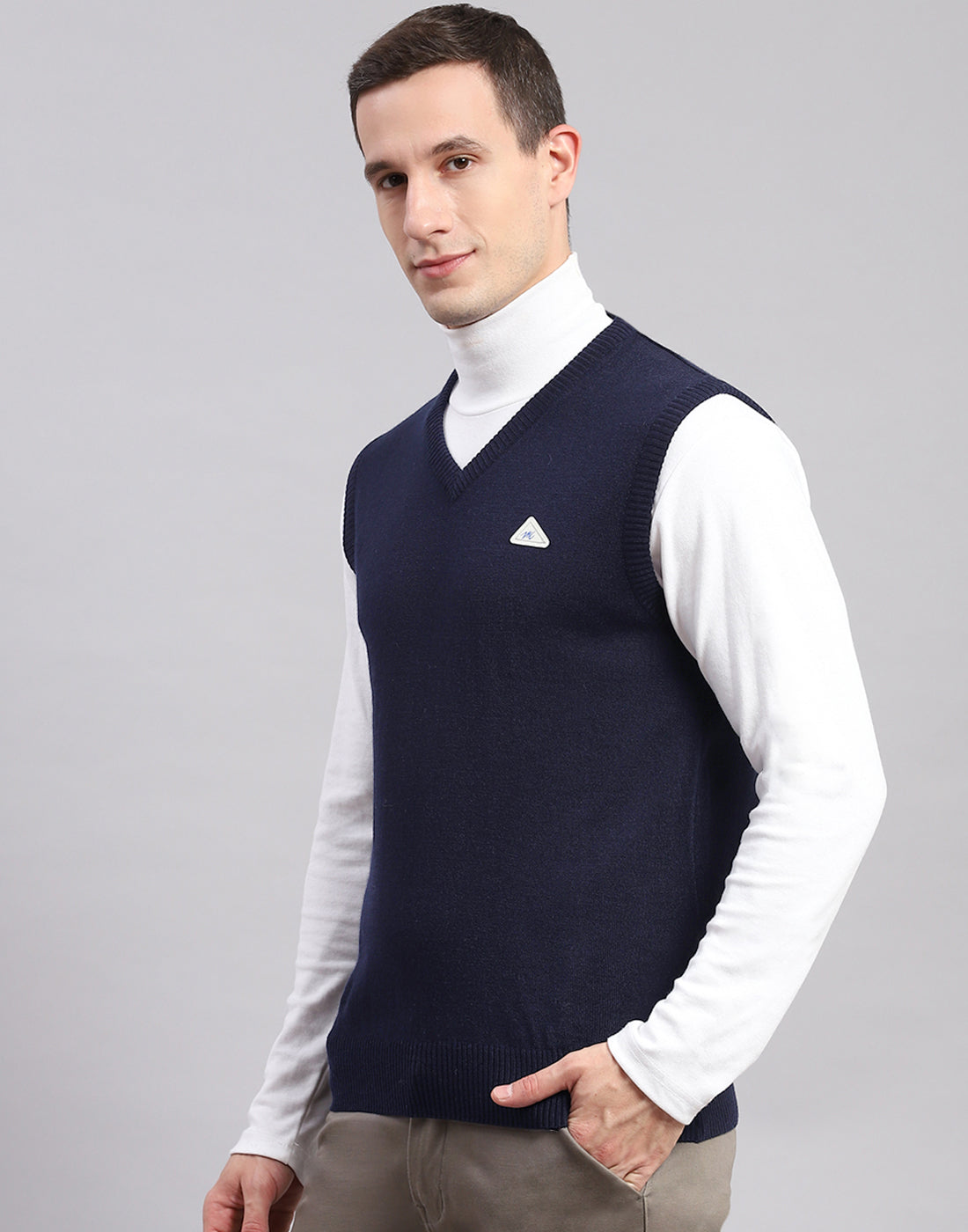 Men Navy Blue Solid V Neck Sleeveless Sweaters/Pullovers