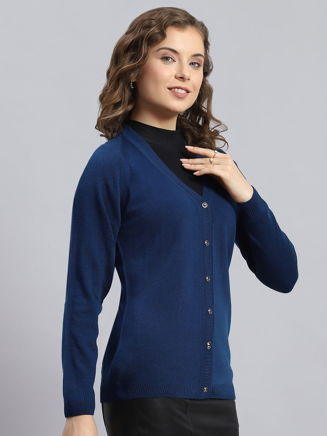 Women Navy Blue Solid V Neck Full Sleeve Cardigans