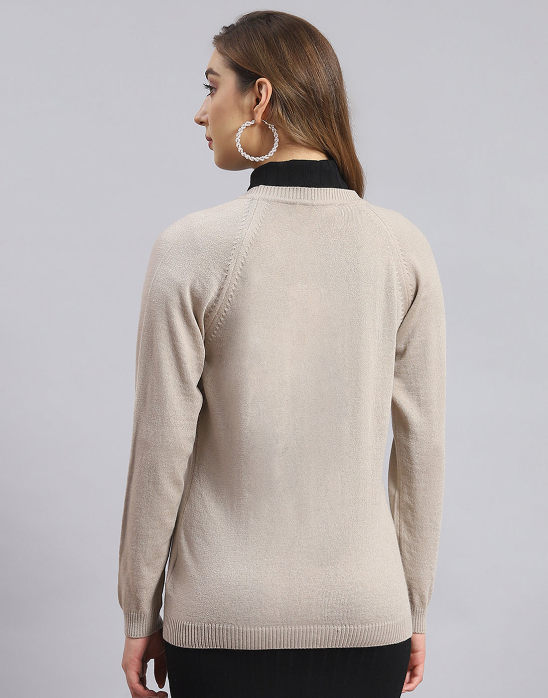 Women Beige Solid V Neck Full Sleeve Sweater