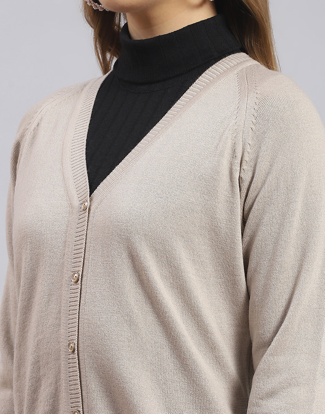 Women Beige Solid V Neck Full Sleeve Sweater