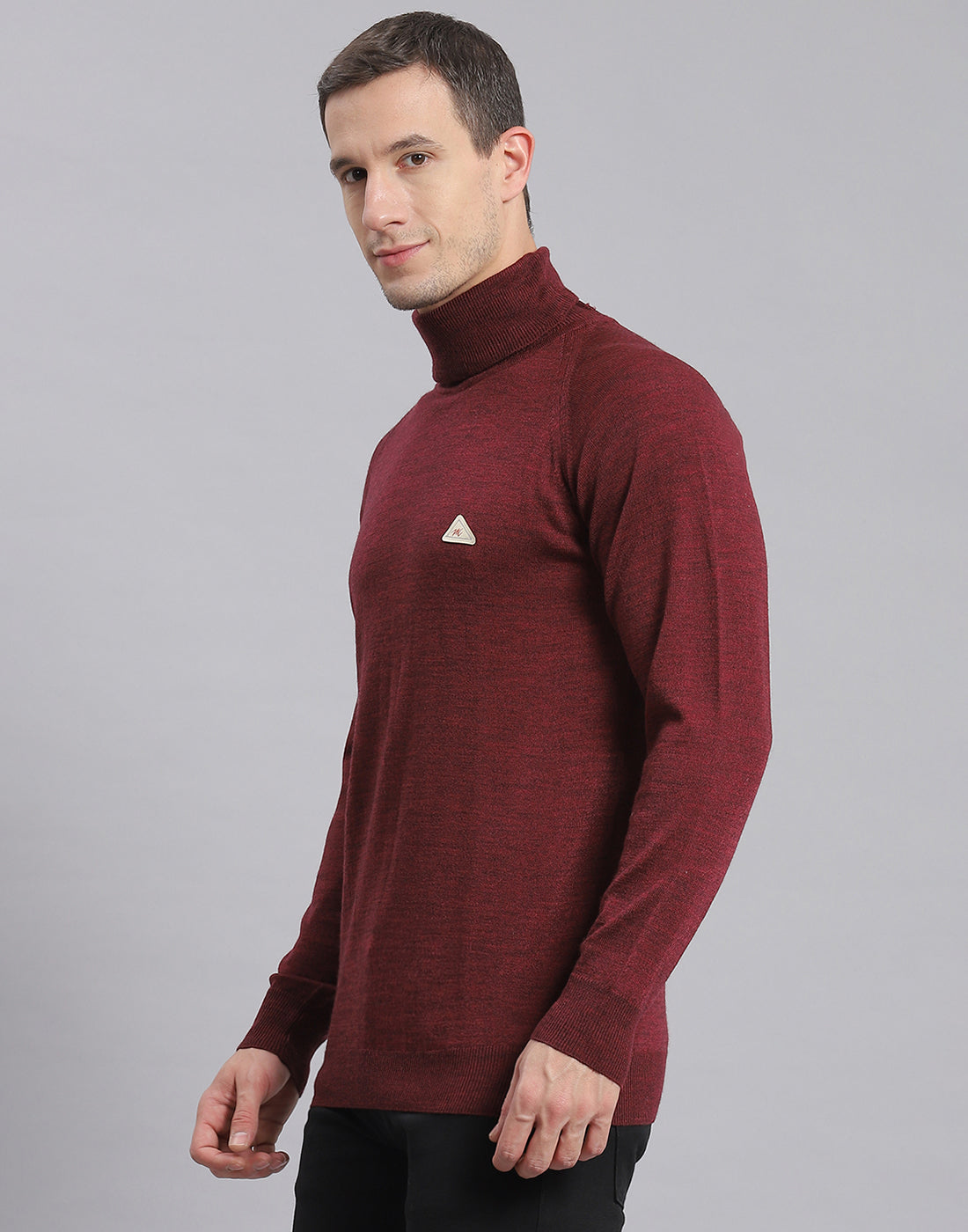 Men Maroon Solid H Neck Full Sleeve Sweater