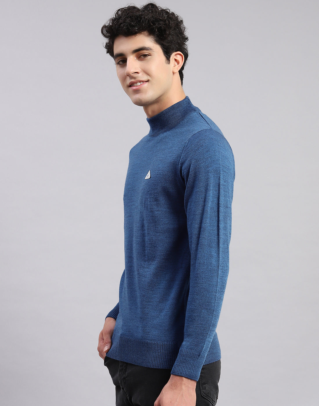 Men Blue Solid T Neck Full Sleeve Sweaters/Pullovers