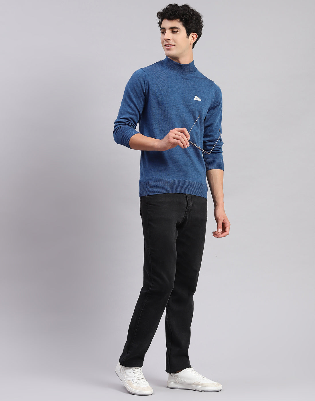 Men Blue Solid T Neck Full Sleeve Sweaters/Pullovers