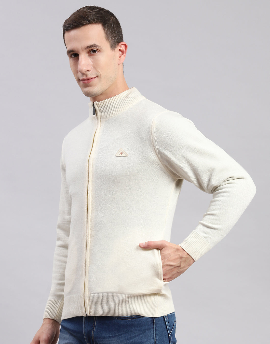 Men Cream Solid Stand Collar Full Sleeve Sweaters/Pullovers