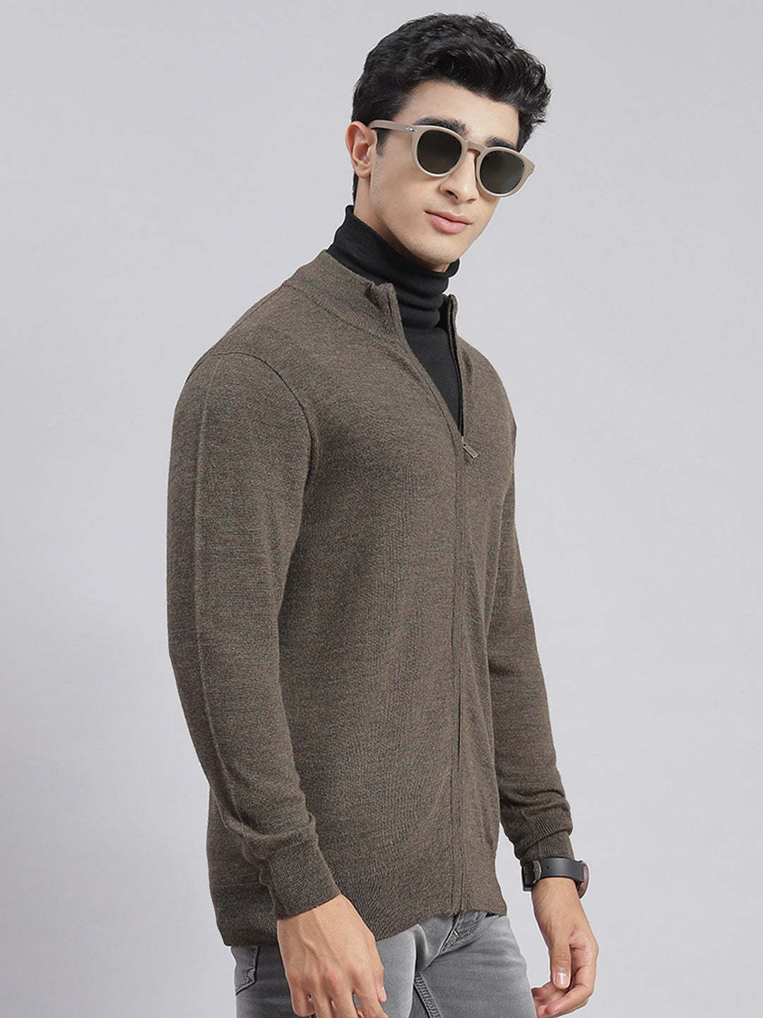 Men Olive Solid Stand Collar Full Sleeve Sweaters/Pullovers