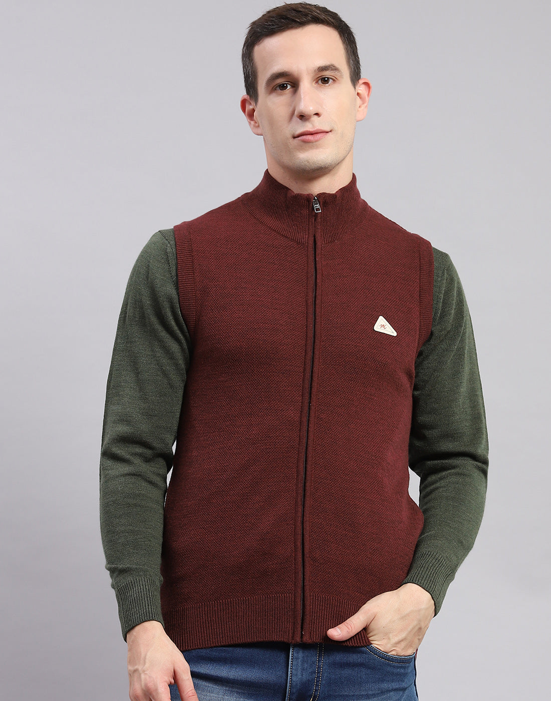 Men Maroon Solid Stand Collar Sleeveless Sweaters/Pullovers