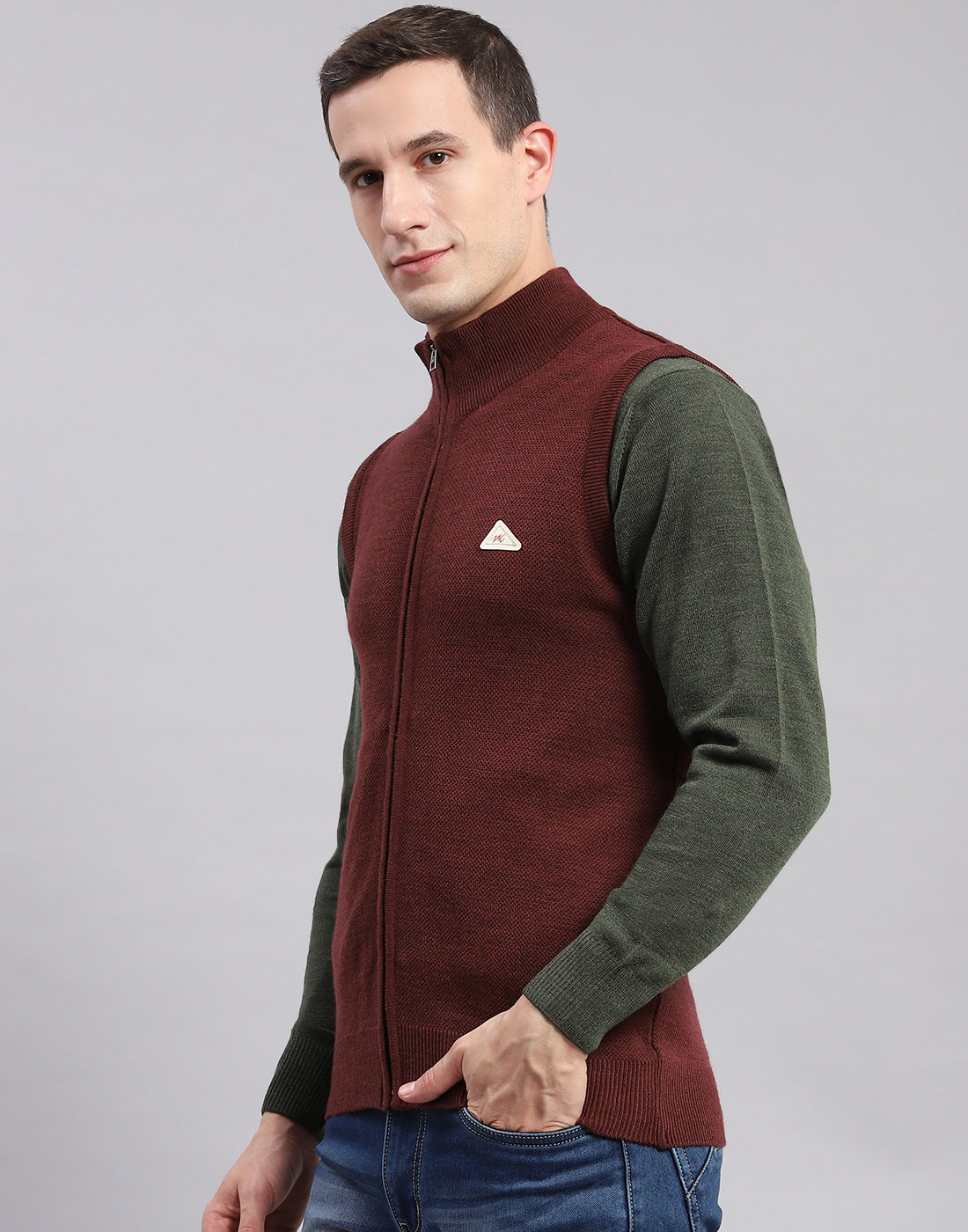 Men Maroon Solid Stand Collar Sleeveless Sweaters/Pullovers