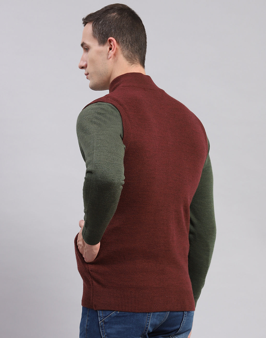 Men Maroon Solid Stand Collar Sleeveless Sweaters/Pullovers