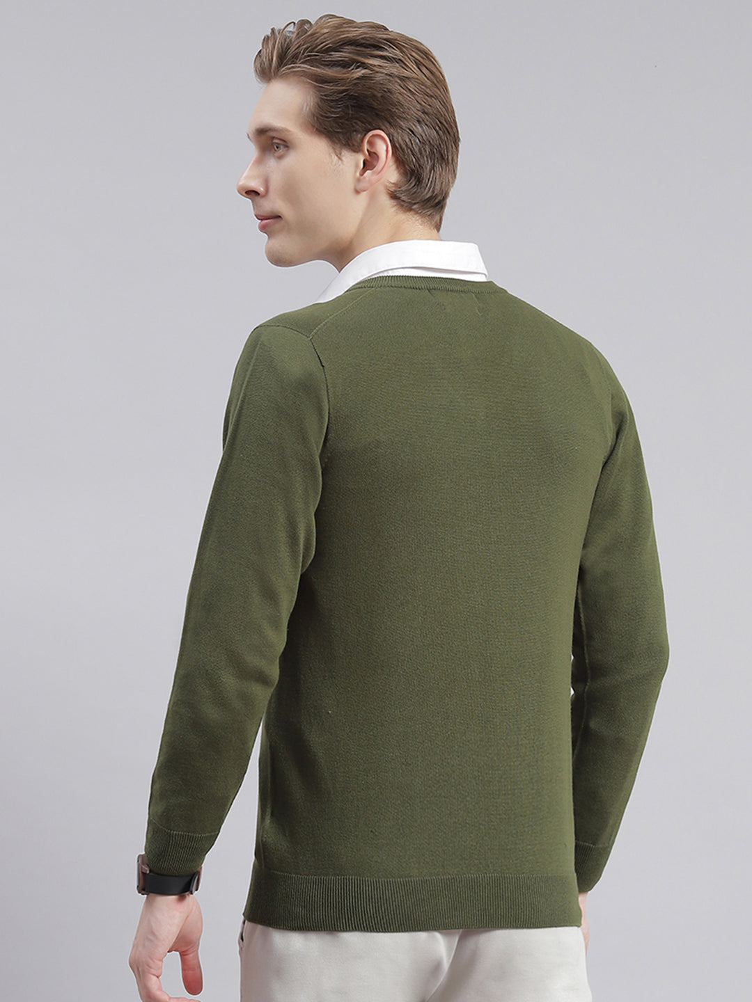 Men Olive Solid V Neck Full Sleeve Sweaters/Pullovers